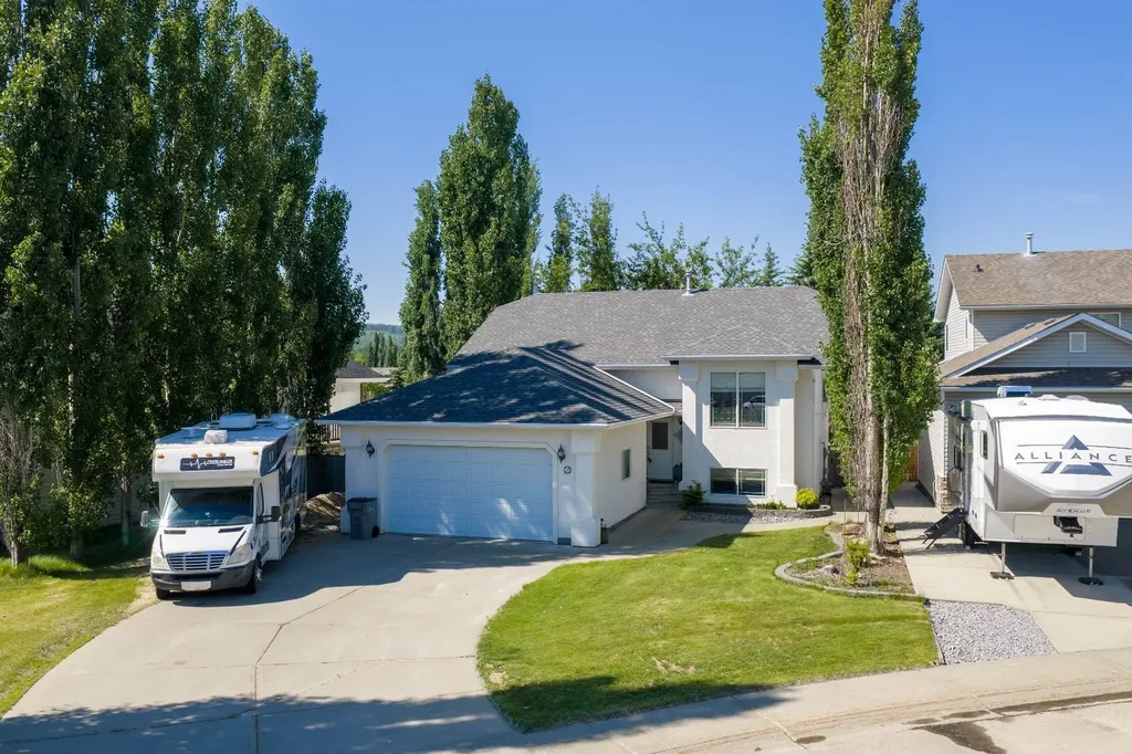 1 Park Close Whitecourt AB T7S 1S7