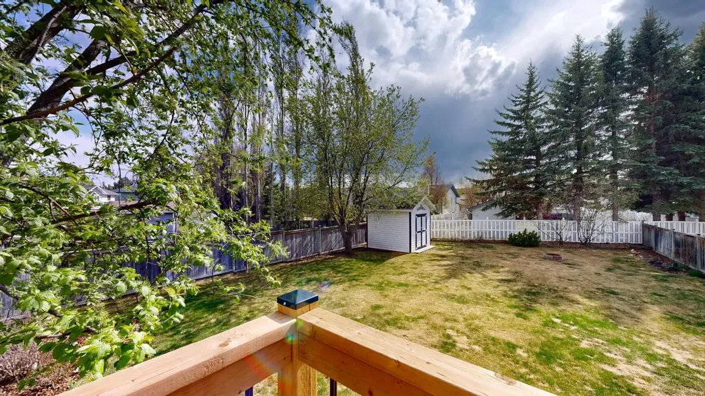 1 Park Close Whitecourt AB T7S 1S7