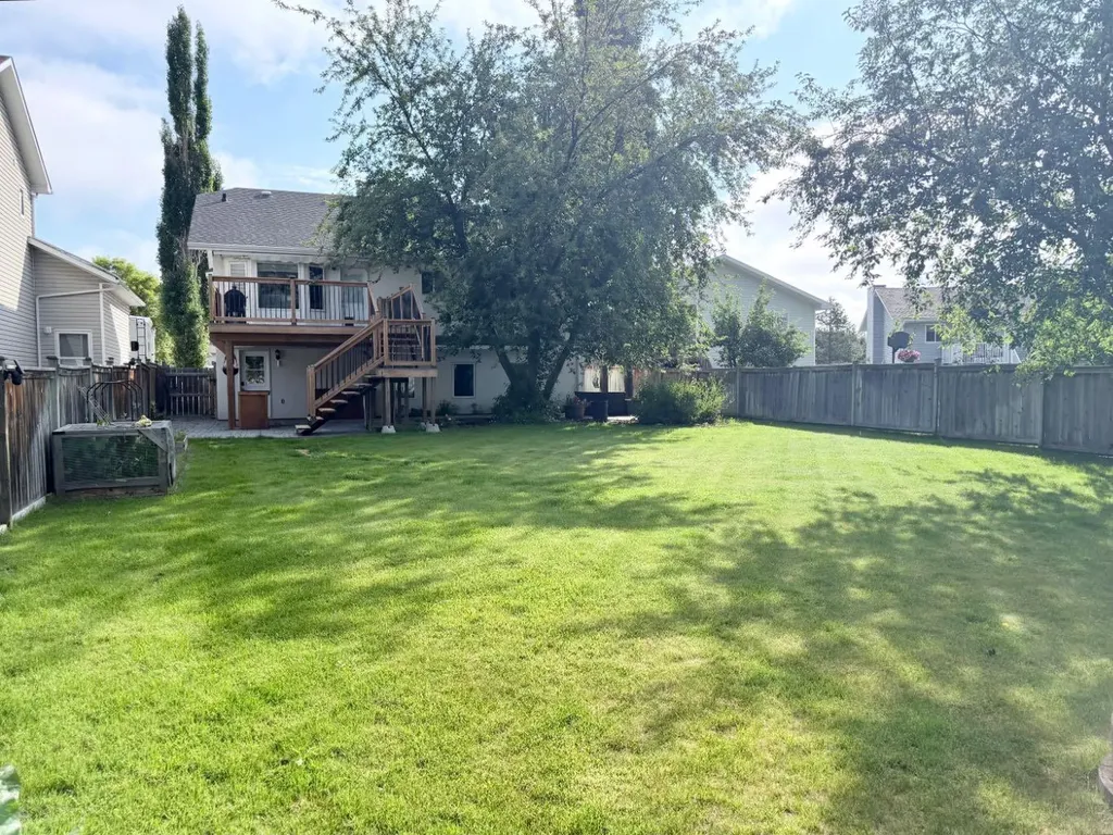 1 Park Close Whitecourt AB T7S 1S7