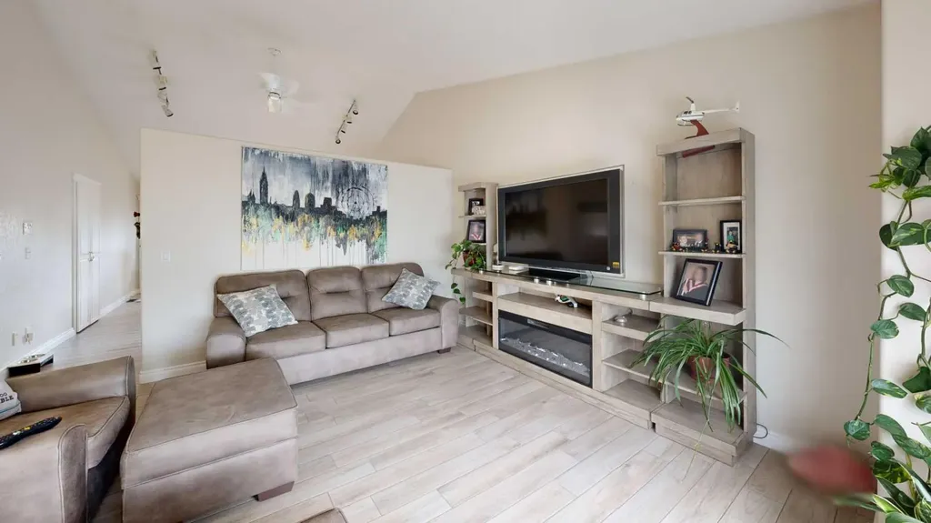1 Park Close Whitecourt AB T7S 1S7