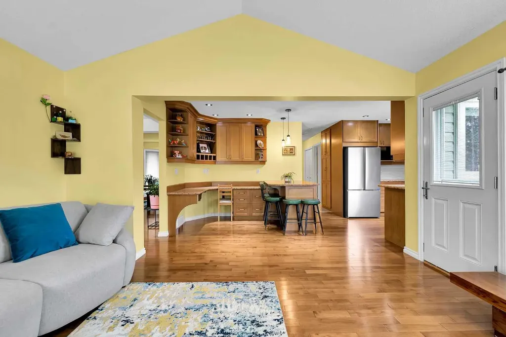 18 Shannon Terrace SW Calgary AB T2Y 2Y7