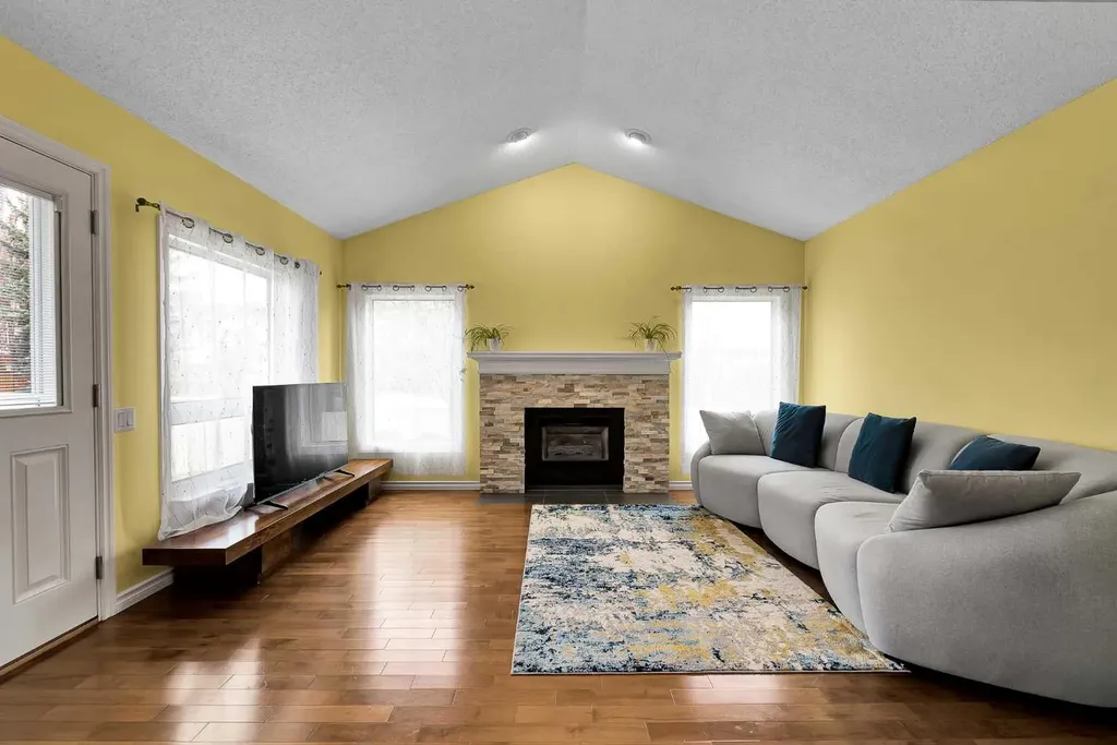 18 Shannon Terrace SW Calgary AB T2Y 2Y7