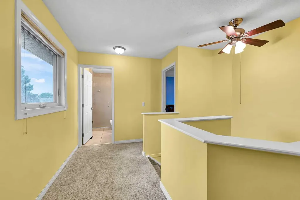 18 Shannon Terrace SW Calgary AB T2Y 2Y7