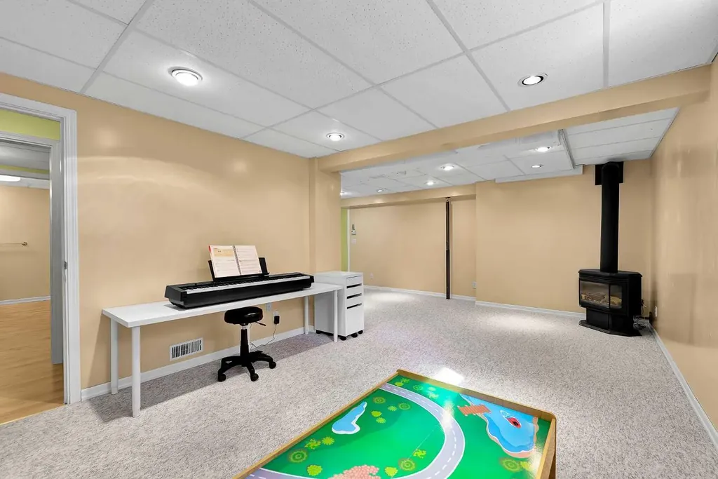 18 Shannon Terrace SW Calgary AB T2Y 2Y7
