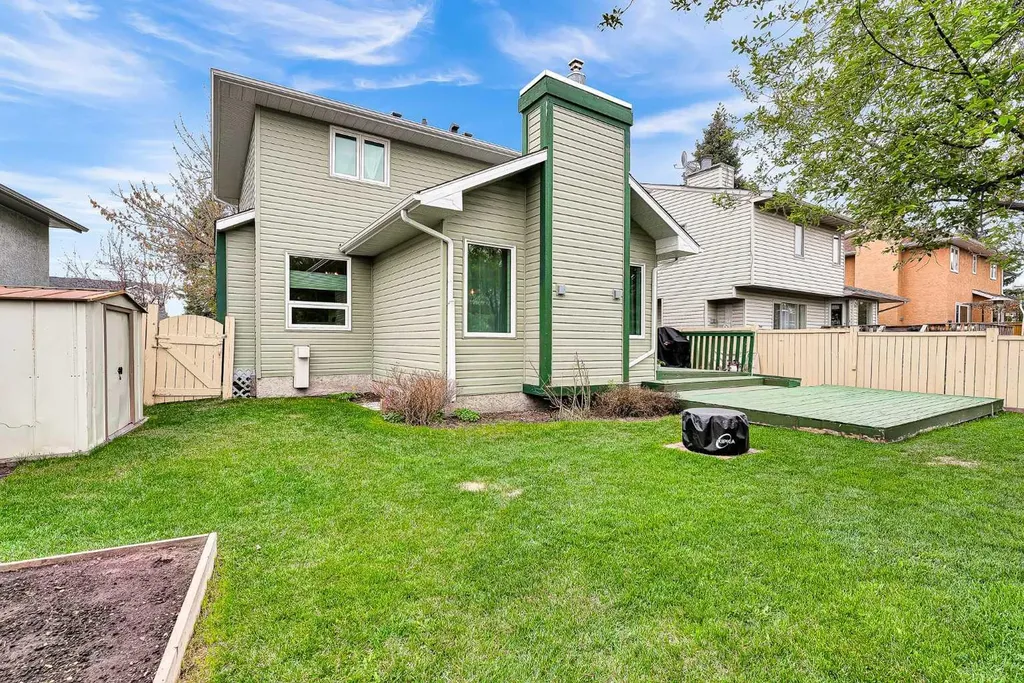 18 Shannon Terrace SW Calgary AB T2Y 2Y7
