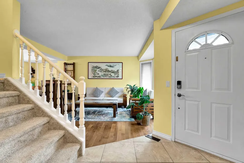 18 Shannon Terrace SW Calgary AB T2Y 2Y7