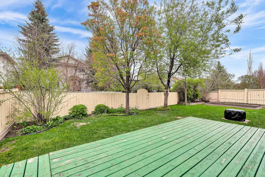 18 Shannon Terrace SW Calgary AB T2Y 2Y7