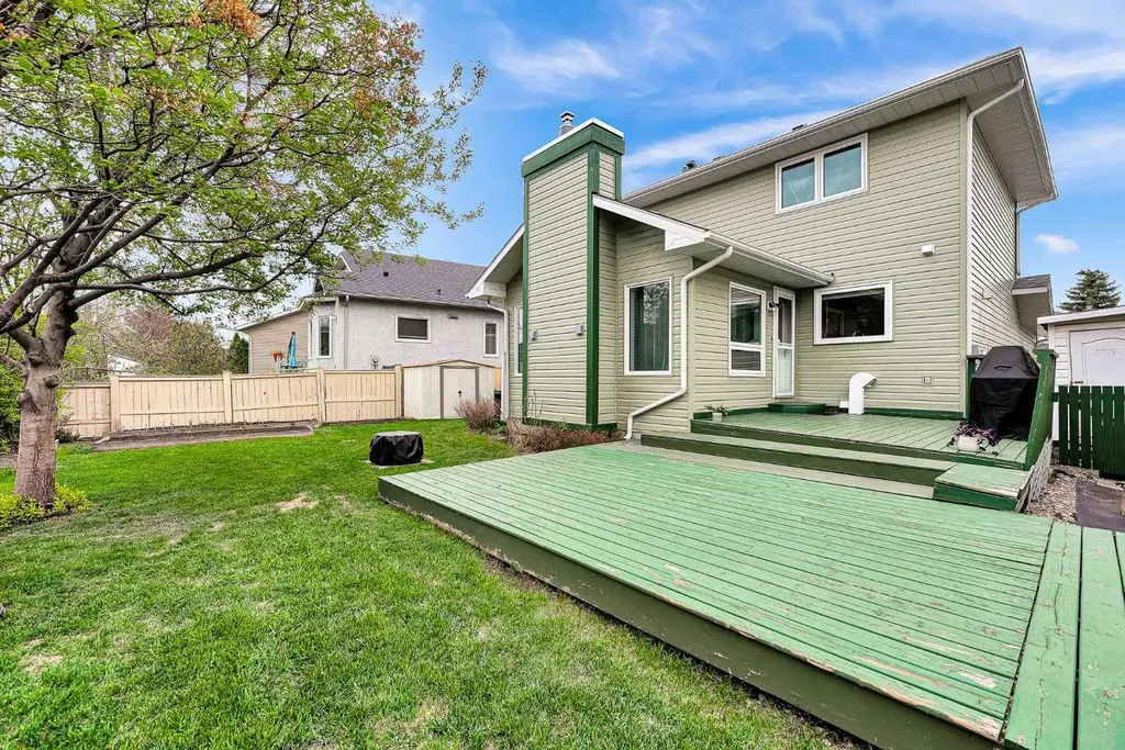 18 Shannon Terrace SW Calgary AB T2Y 2Y7