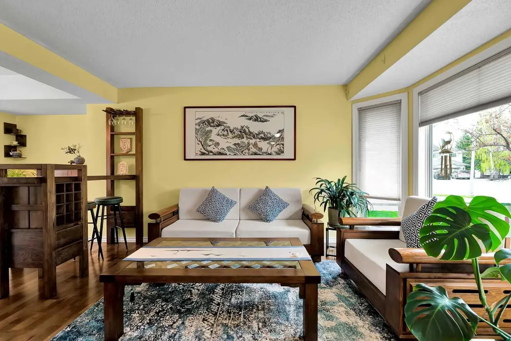 18 Shannon Terrace SW Calgary AB T2Y 2Y7