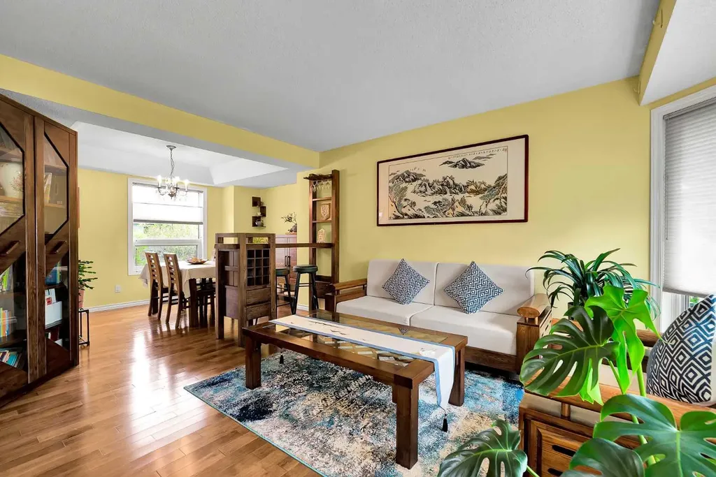18 Shannon Terrace SW Calgary AB T2Y 2Y7