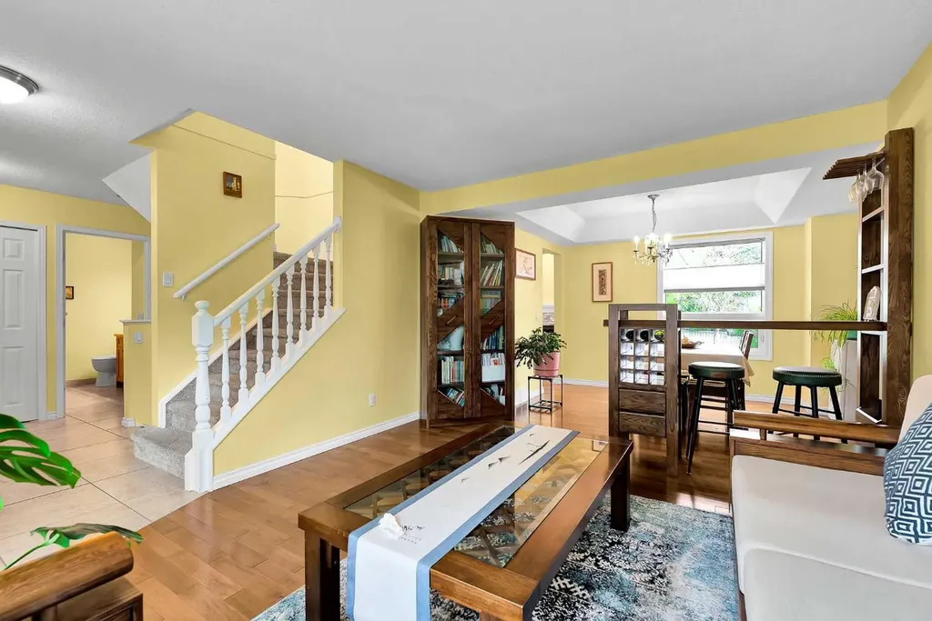 18 Shannon Terrace SW Calgary AB T2Y 2Y7