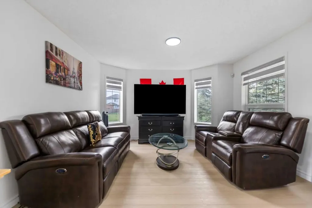 7 Country Hills Park NW Calgary AB T3K 5C8