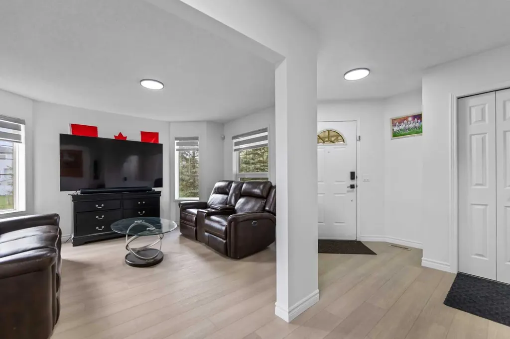 7 Country Hills Park NW Calgary AB T3K 5C8