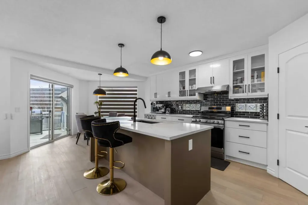 7 Country Hills Park NW Calgary AB T3K 5C8