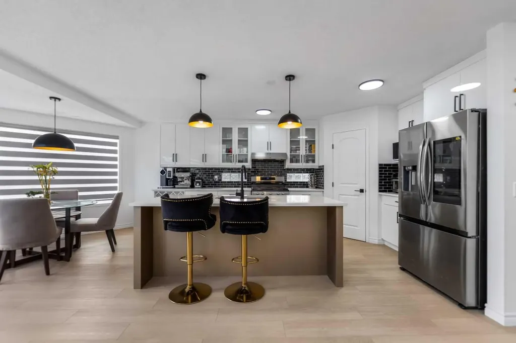 7 Country Hills Park NW Calgary AB T3K 5C8