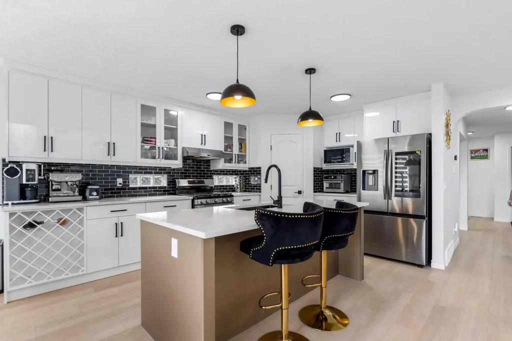 7 Country Hills Park NW Calgary AB T3K 5C8