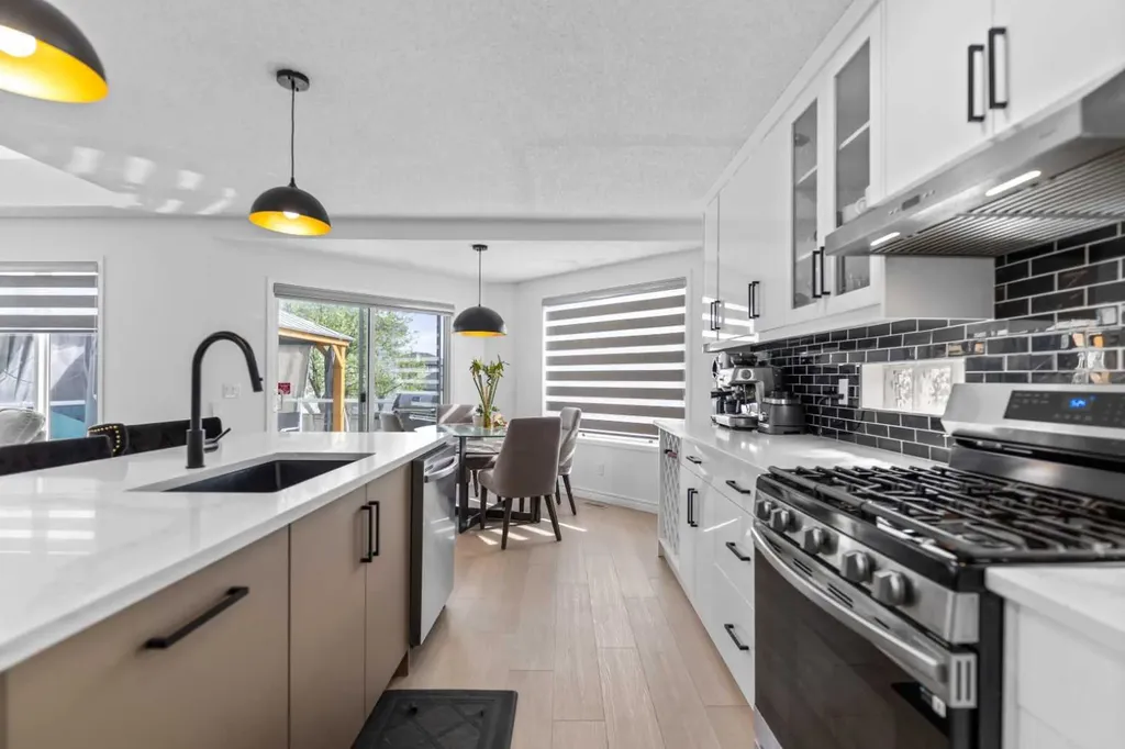 7 Country Hills Park NW Calgary AB T3K 5C8