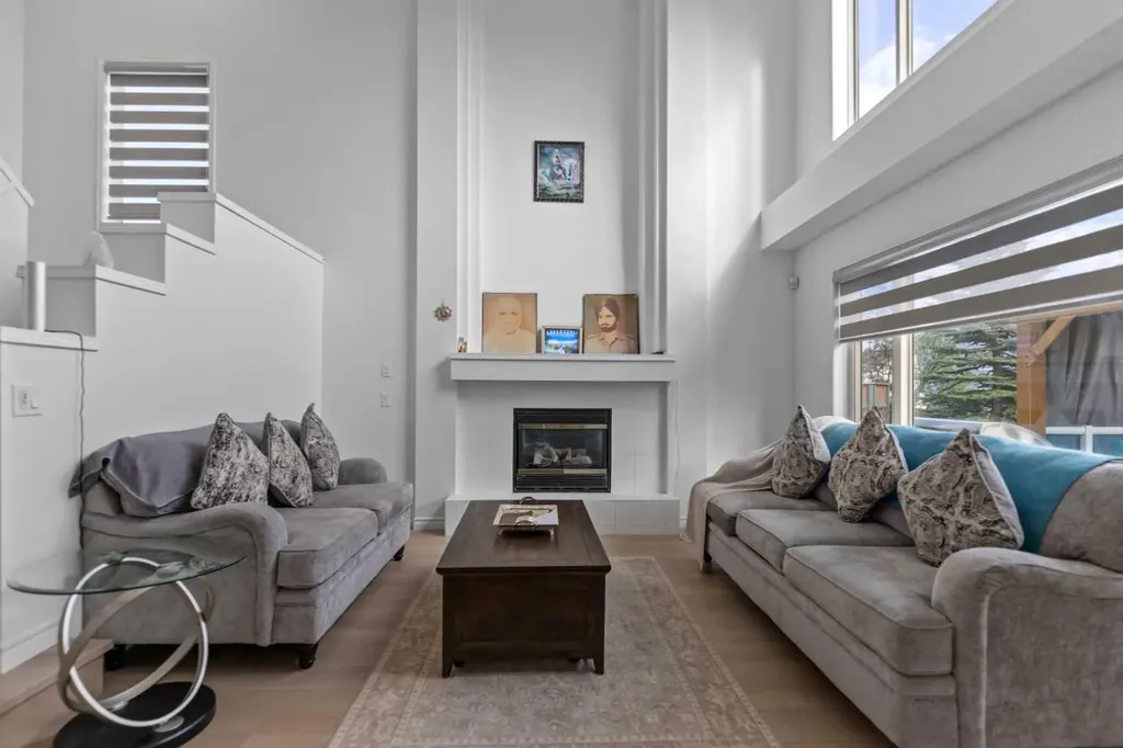 7 Country Hills Park NW Calgary AB T3K 5C8