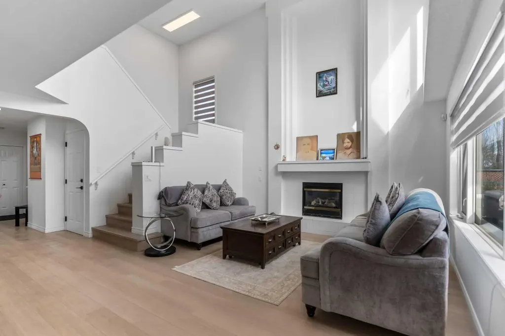 7 Country Hills Park NW Calgary AB T3K 5C8