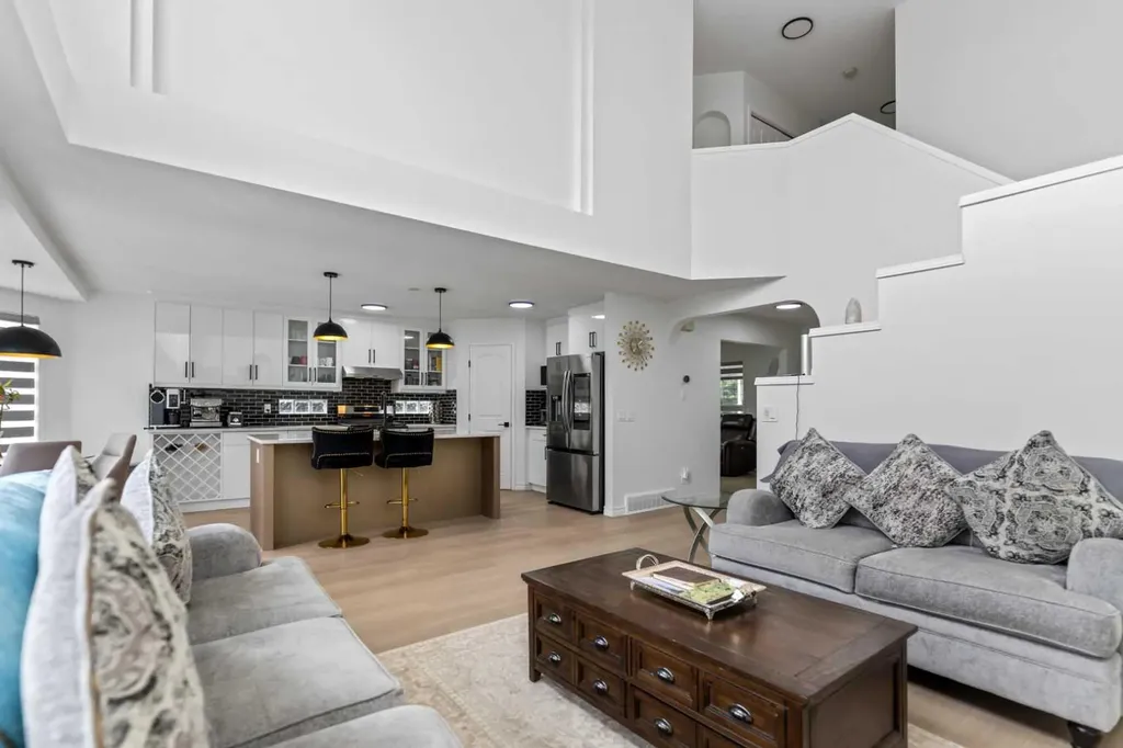 7 Country Hills Park NW Calgary AB T3K 5C8