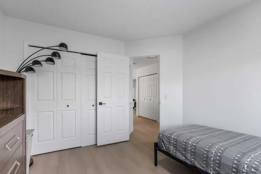 7 Country Hills Park NW Calgary AB T3K 5C8