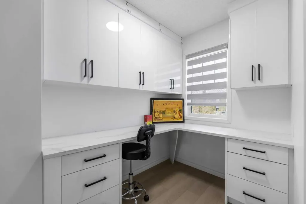 7 Country Hills Park NW Calgary AB T3K 5C8