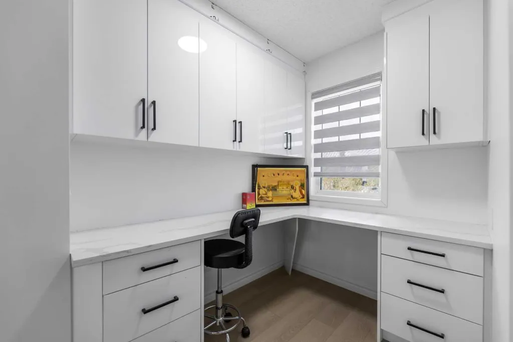7 Country Hills Park NW Calgary AB T3K 5C8