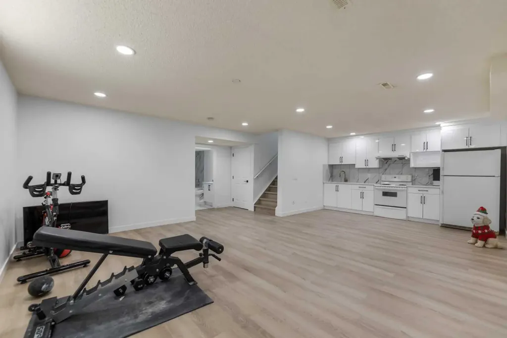 7 Country Hills Park NW Calgary AB T3K 5C8