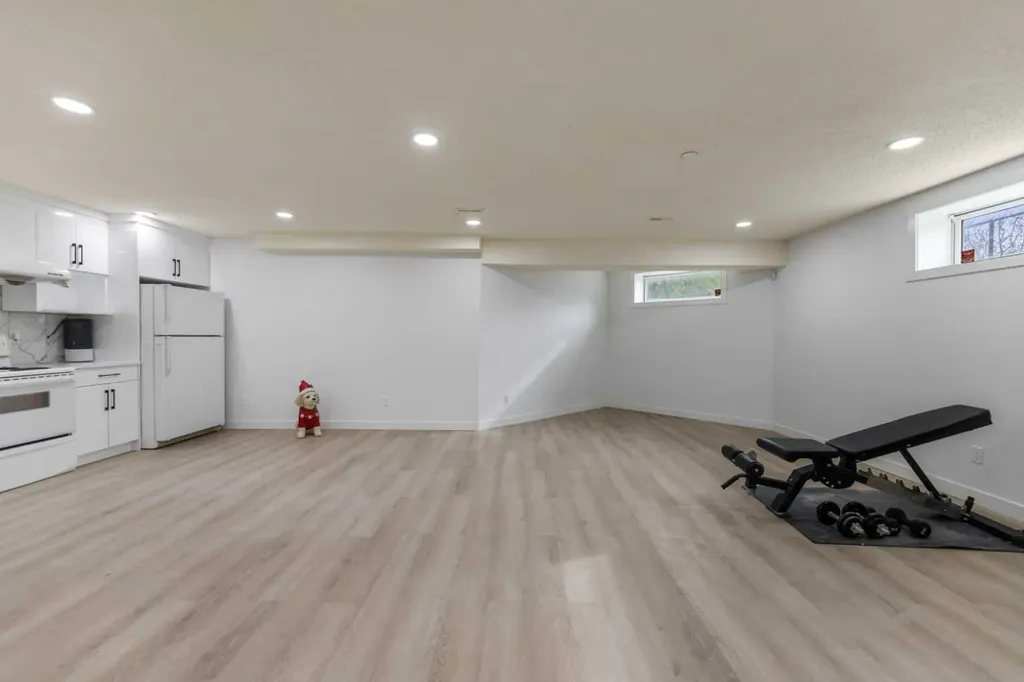 7 Country Hills Park NW Calgary AB T3K 5C8