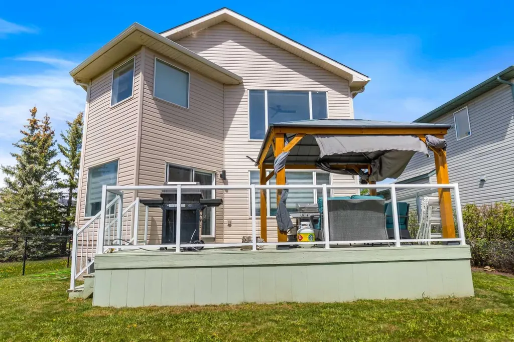 7 Country Hills Park NW Calgary AB T3K 5C8