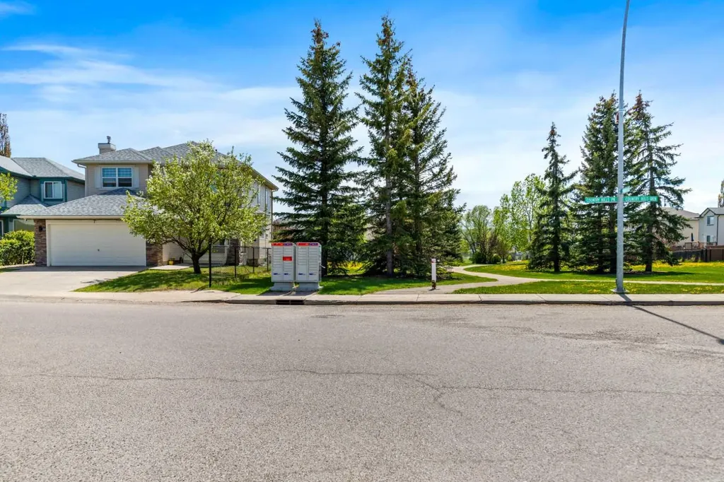 7 Country Hills Park NW Calgary AB T3K 5C8