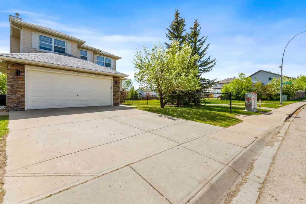 7 Country Hills Park NW Calgary AB T3K 5C8