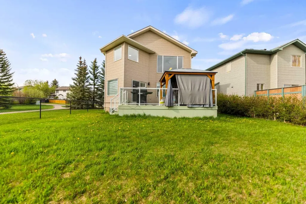 7 Country Hills Park NW Calgary AB T3K 5C8