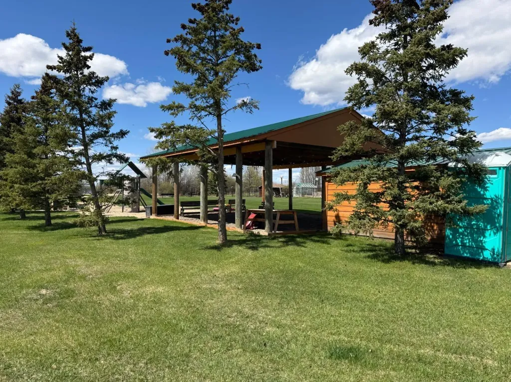 408 461032 Highway 13 Buck Lake AB T0C0T0