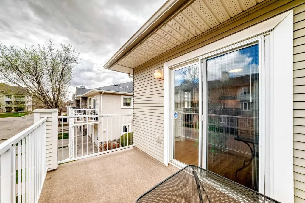 6621 Pinecliff Grove NE Calgary AB T1Y 7K8