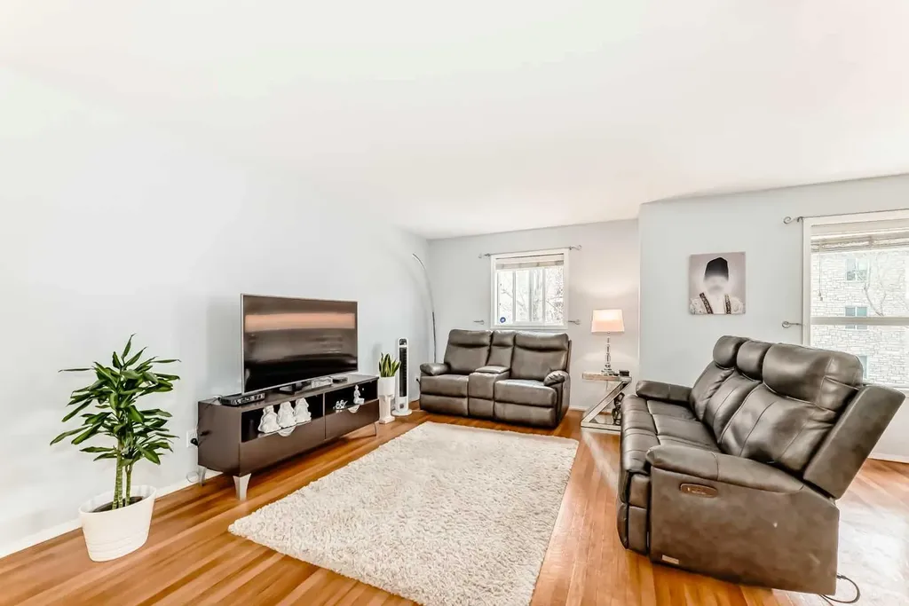 6621 Pinecliff Grove NE Calgary AB T1Y 7K8