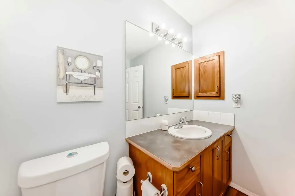6621 Pinecliff Grove NE Calgary AB T1Y 7K8