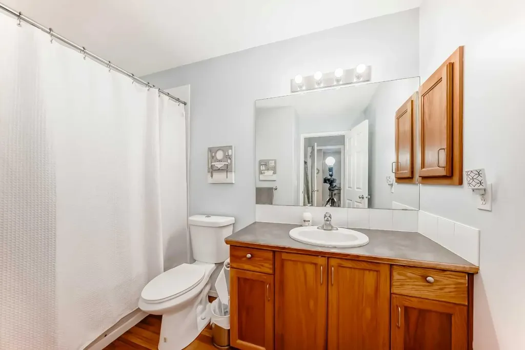 6621 Pinecliff Grove NE Calgary AB T1Y 7K8