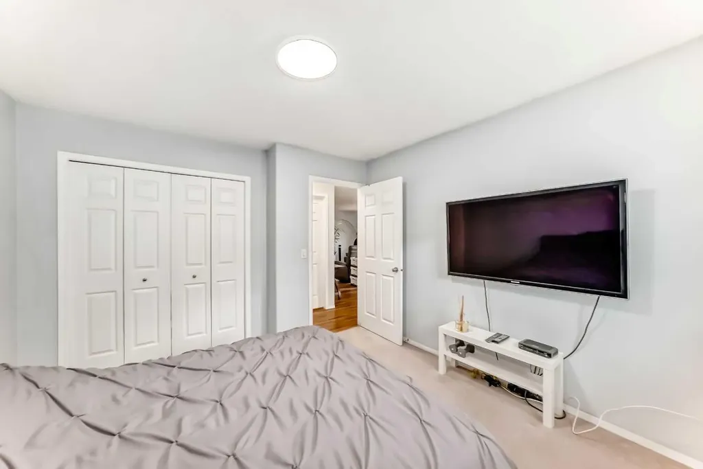 6621 Pinecliff Grove NE Calgary AB T1Y 7K8