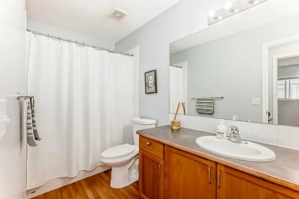 6621 Pinecliff Grove NE Calgary AB T1Y 7K8