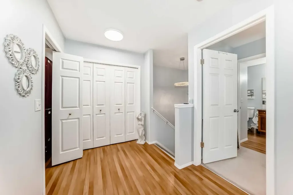 6621 Pinecliff Grove NE Calgary AB T1Y 7K8