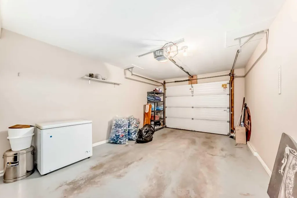 6621 Pinecliff Grove NE Calgary AB T1Y 7K8