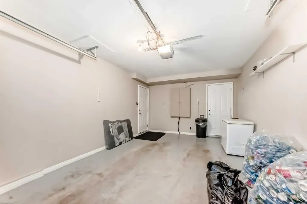 6621 Pinecliff Grove NE Calgary AB T1Y 7K8