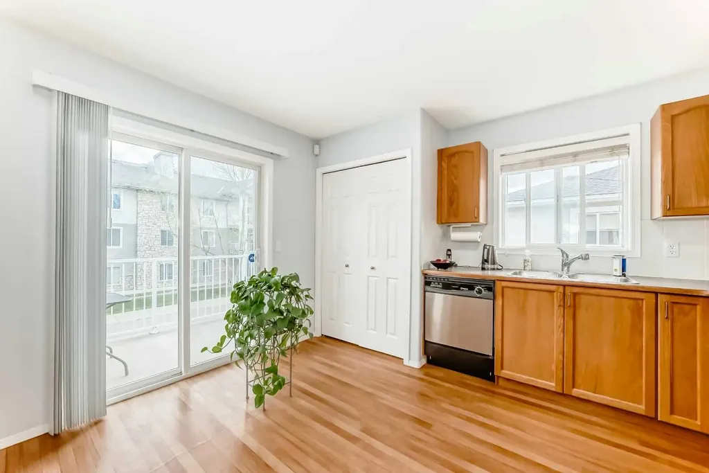 6621 Pinecliff Grove NE Calgary AB T1Y 7K8