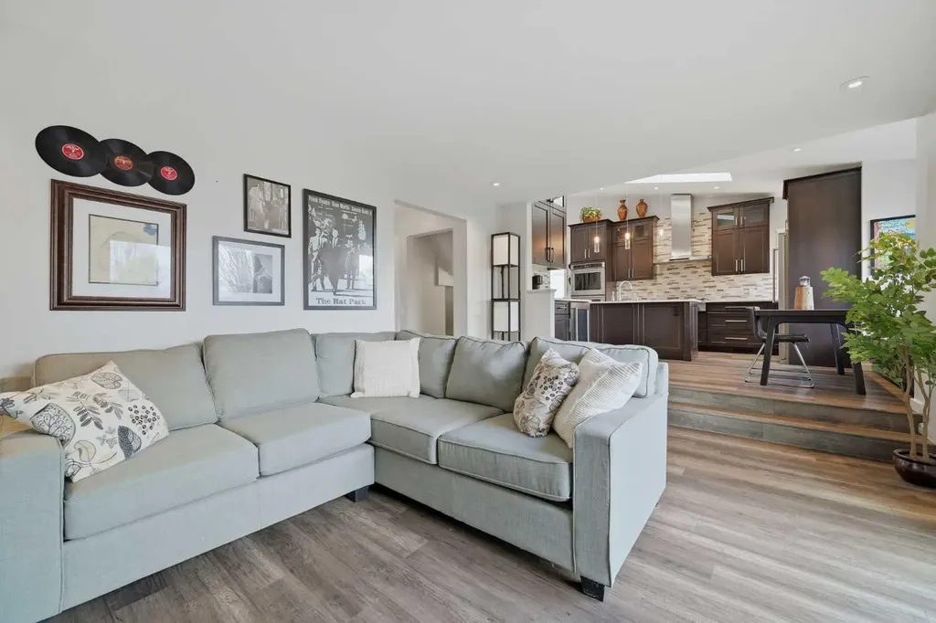 38 Sandpiper Way NW Calgary AB T3K 3C6