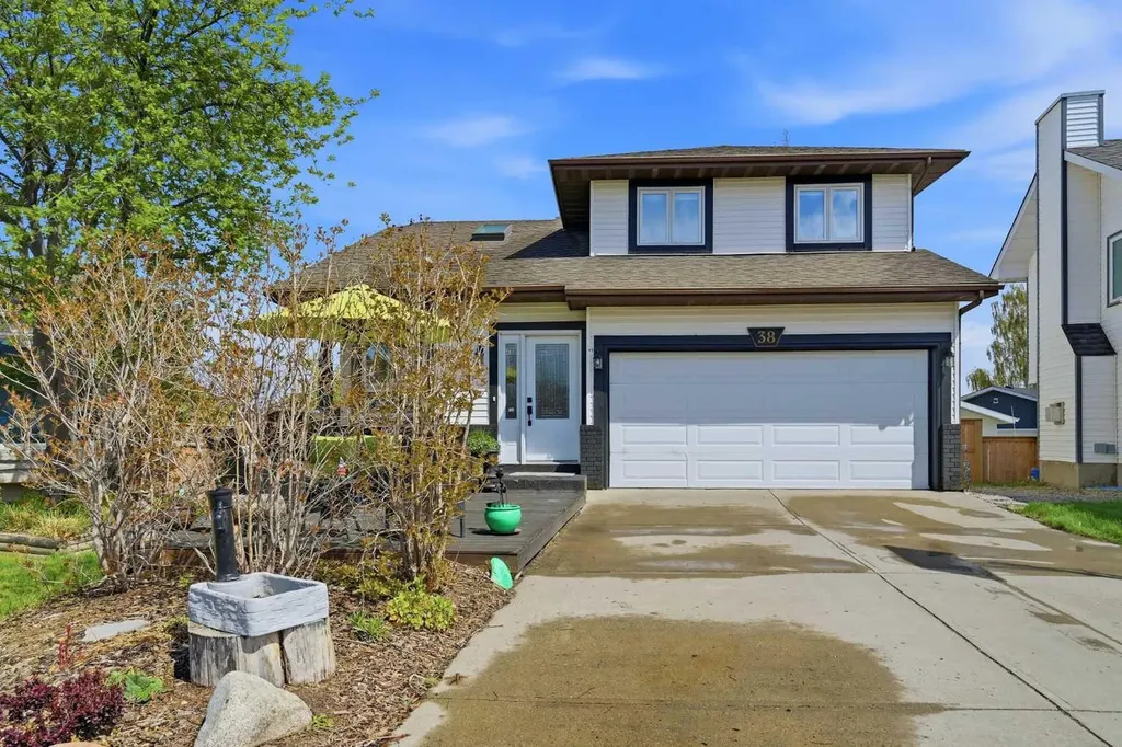 38 Sandpiper Way NW Calgary AB T3K 3C6
