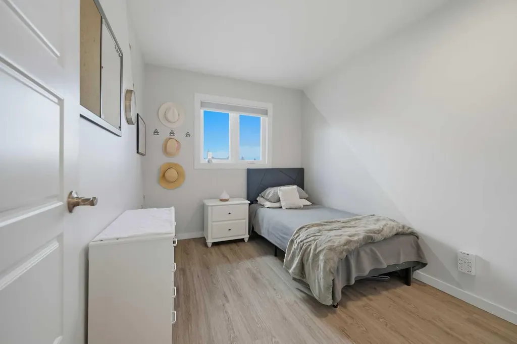 38 Sandpiper Way NW Calgary AB T3K 3C6