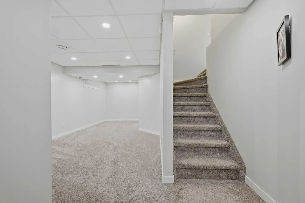 38 Sandpiper Way NW Calgary AB T3K 3C6