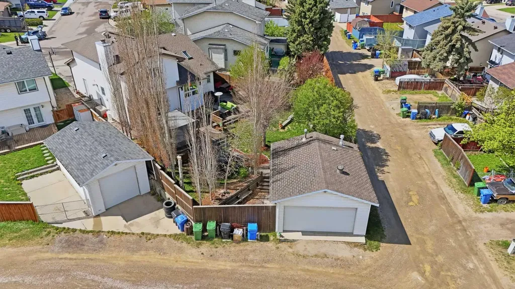 38 Sandpiper Way NW Calgary AB T3K 3C6