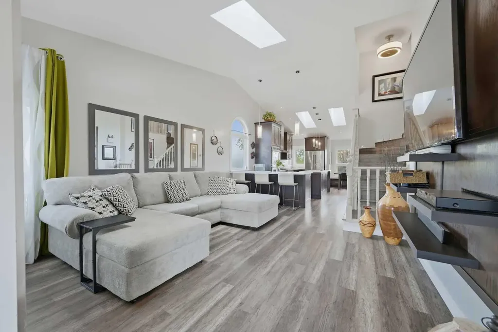 38 Sandpiper Way NW Calgary AB T3K 3C6